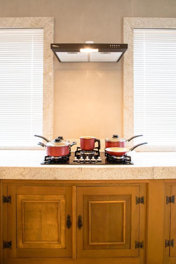 Espaco 250 - Apto Mobiliado, 3 Quartos, Sendo Uma Suite, Banheiro Social, Cozinha Completa, Sala De Estar, Ar Condicionado, Tv E Internet Tiradentes Eksteriør bilde